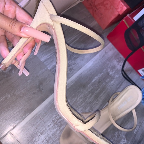 Square toe heels - Picture 2 of 2